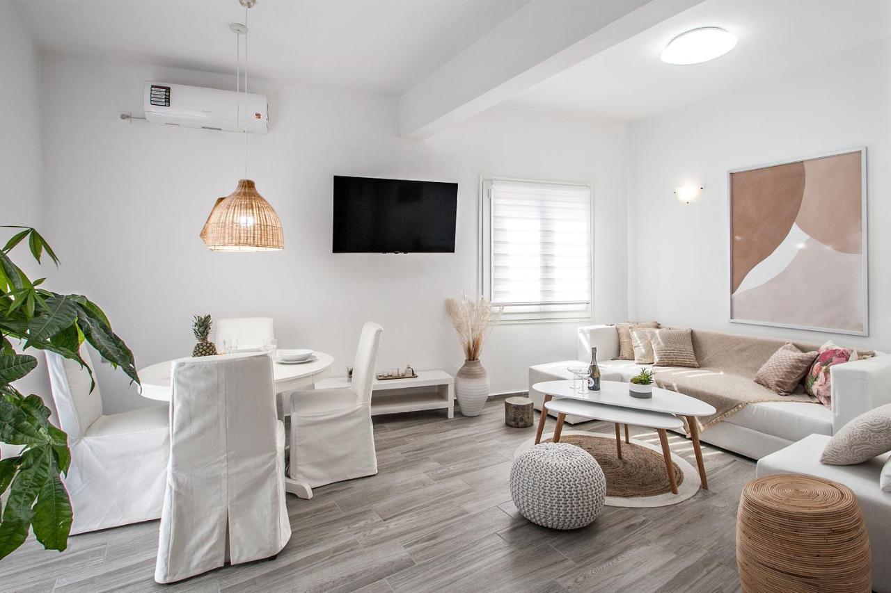 Capolavoro, Boutique Apartment With Unique Rooftop Skiathos Town Exterior photo