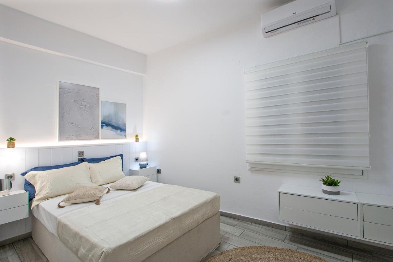 Capolavoro, Boutique Apartment With Unique Rooftop Skiathos Town Exterior photo